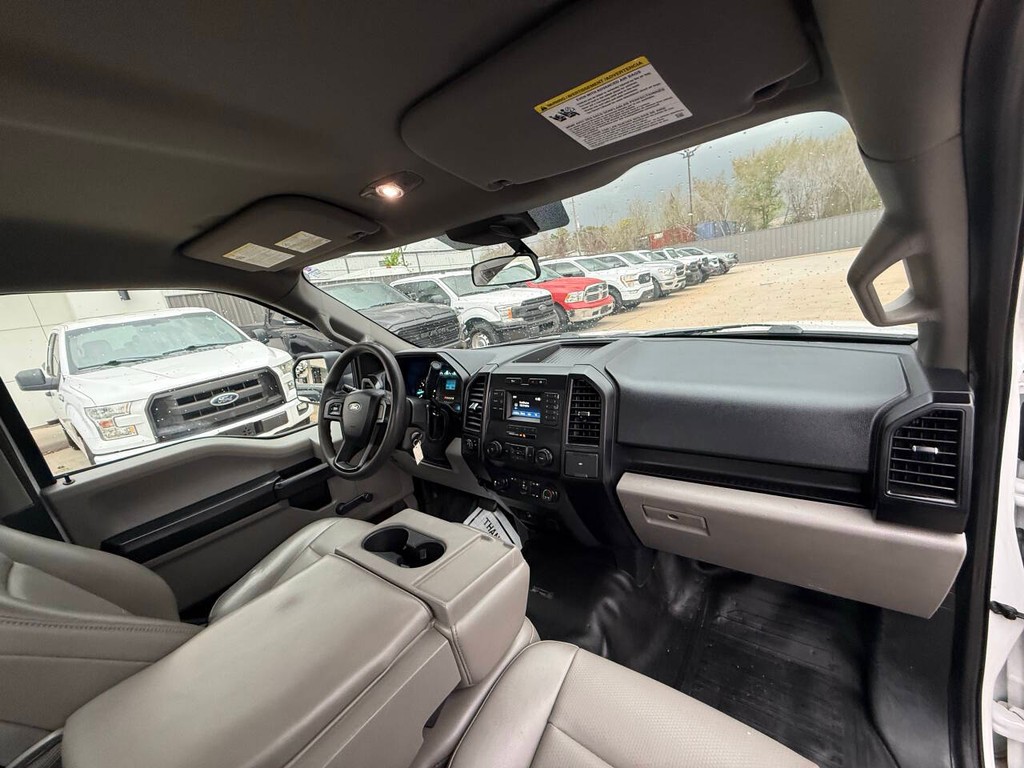 Ford F-150 Vehicle Full-screen Gallery Image 13