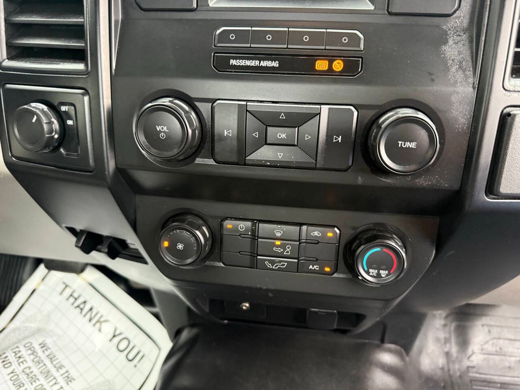 Ford F-150 Vehicle Full-screen Gallery Image 21