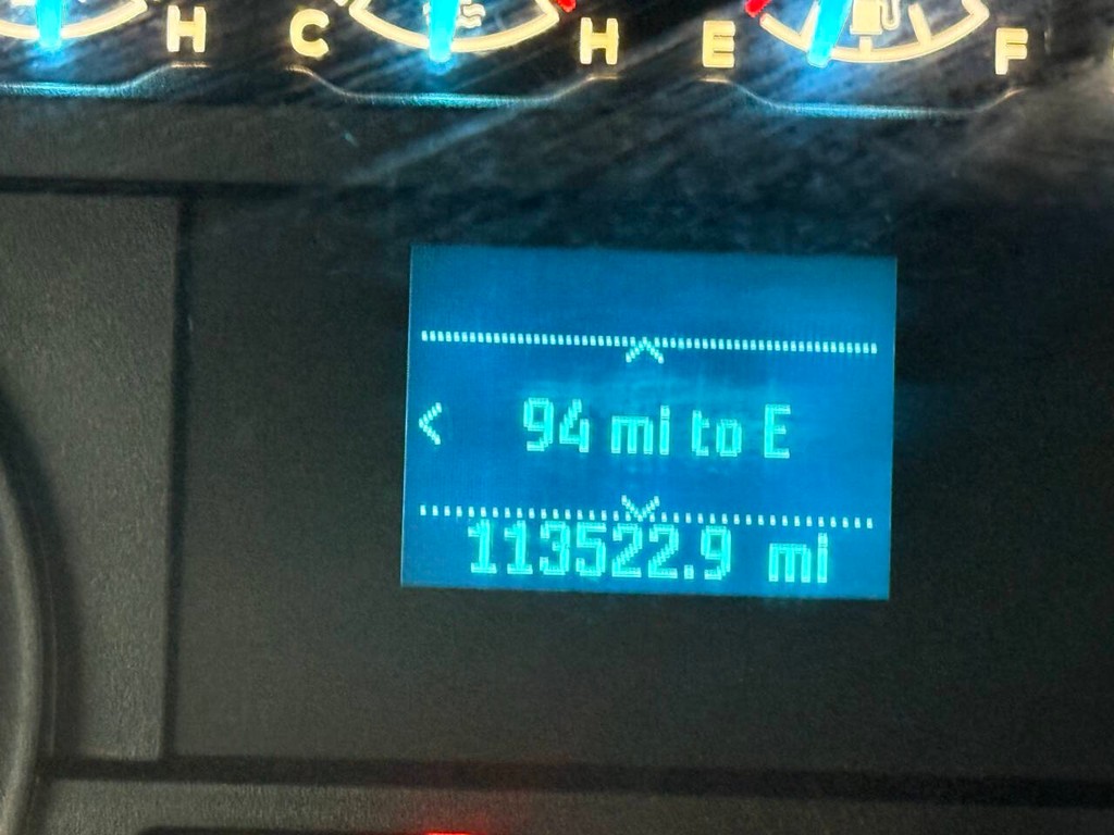 Ford F-150 Vehicle Full-screen Gallery Image 24