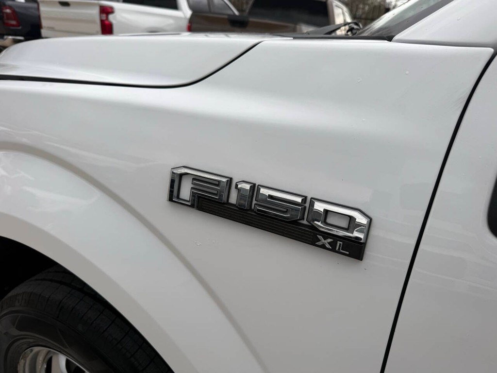 Ford F-150 Vehicle Full-screen Gallery Image 28