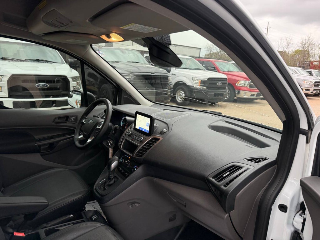 Ford Transit Connect Van Vehicle Full-screen Gallery Image 09