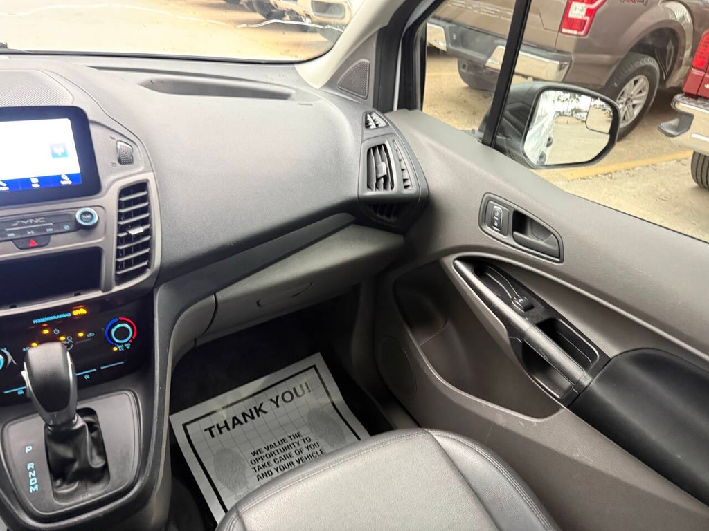 Ford Transit Connect Van Vehicle Full-screen Gallery Image 15