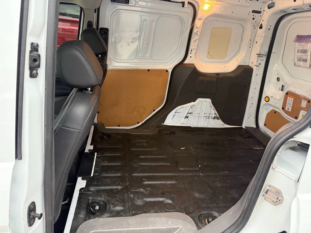 Ford Transit Connect Van Vehicle Full-screen Gallery Image 26