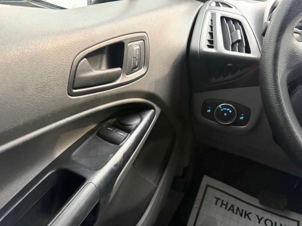 Ford Transit Connect Van Vehicle Full-screen Gallery Image 31