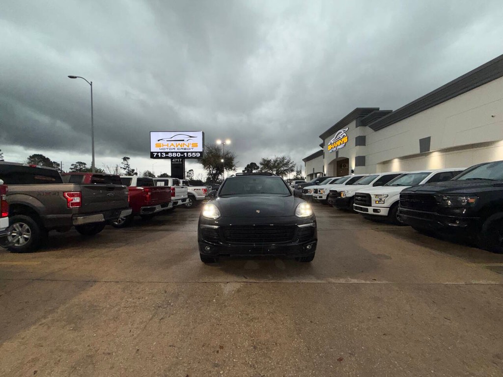 Porsche Cayenne Vehicle Full-screen Gallery Image 43