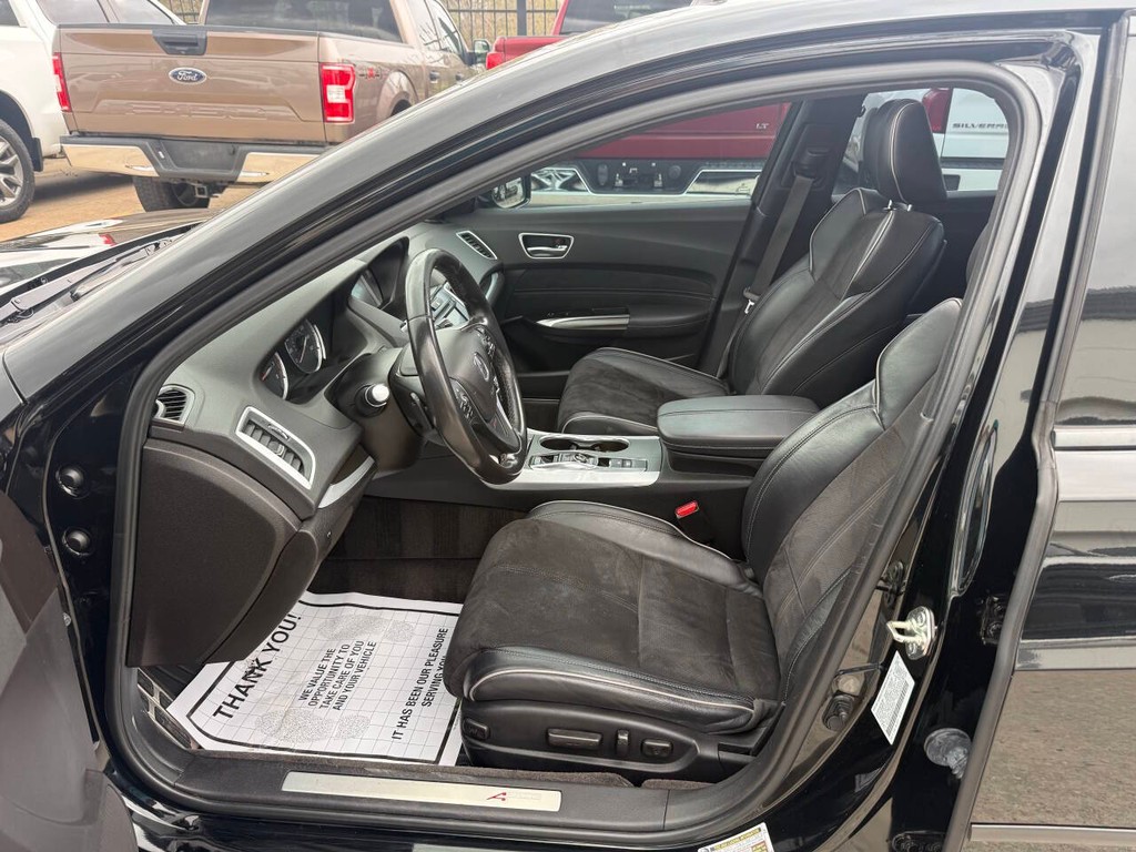 Acura TLX Vehicle Full-screen Gallery Image 07