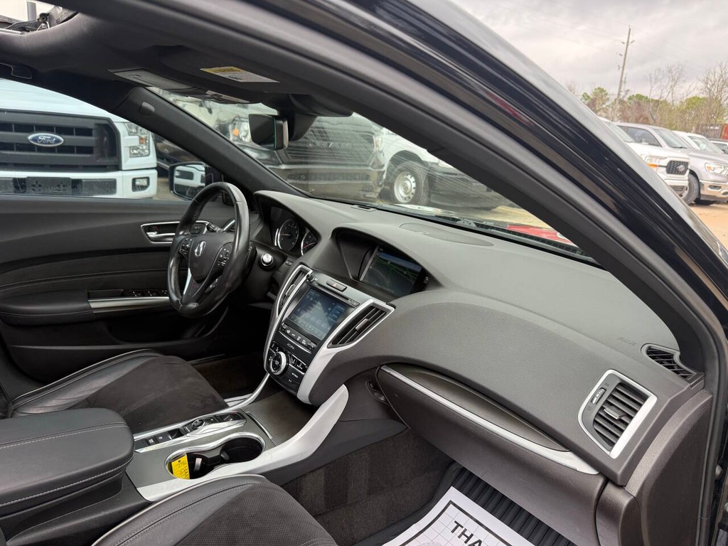 Acura TLX Vehicle Full-screen Gallery Image 09