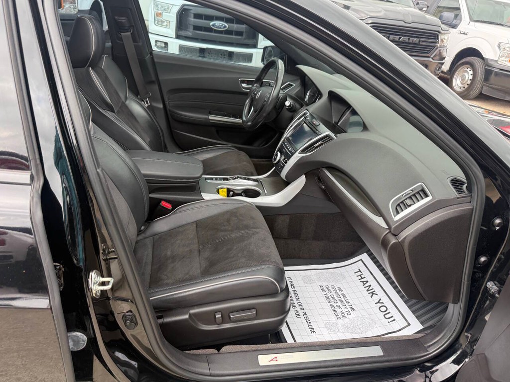 Acura TLX Vehicle Full-screen Gallery Image 10