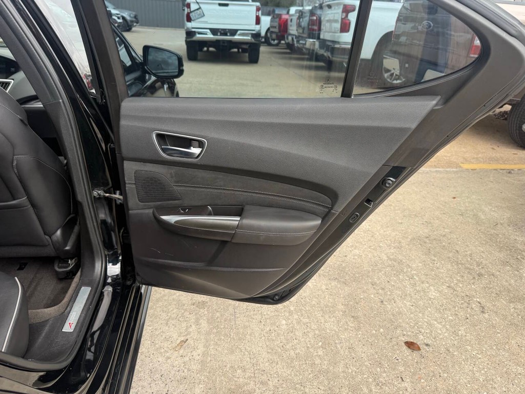 Acura TLX Vehicle Full-screen Gallery Image 16