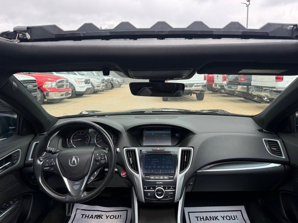 Acura TLX Vehicle Full-screen Gallery Image 17