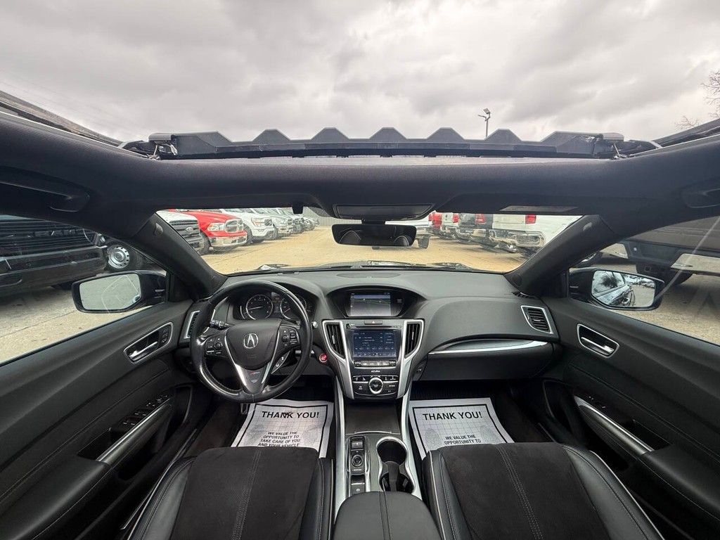 Acura TLX Vehicle Full-screen Gallery Image 18
