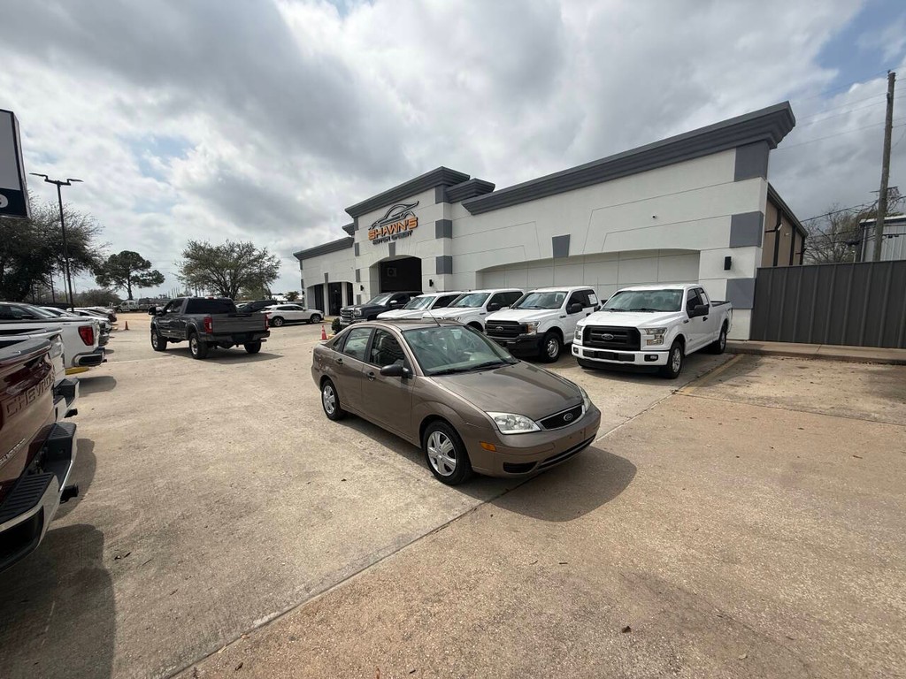 Ford Focus Sedan Vehicle Full-screen Gallery Image 41