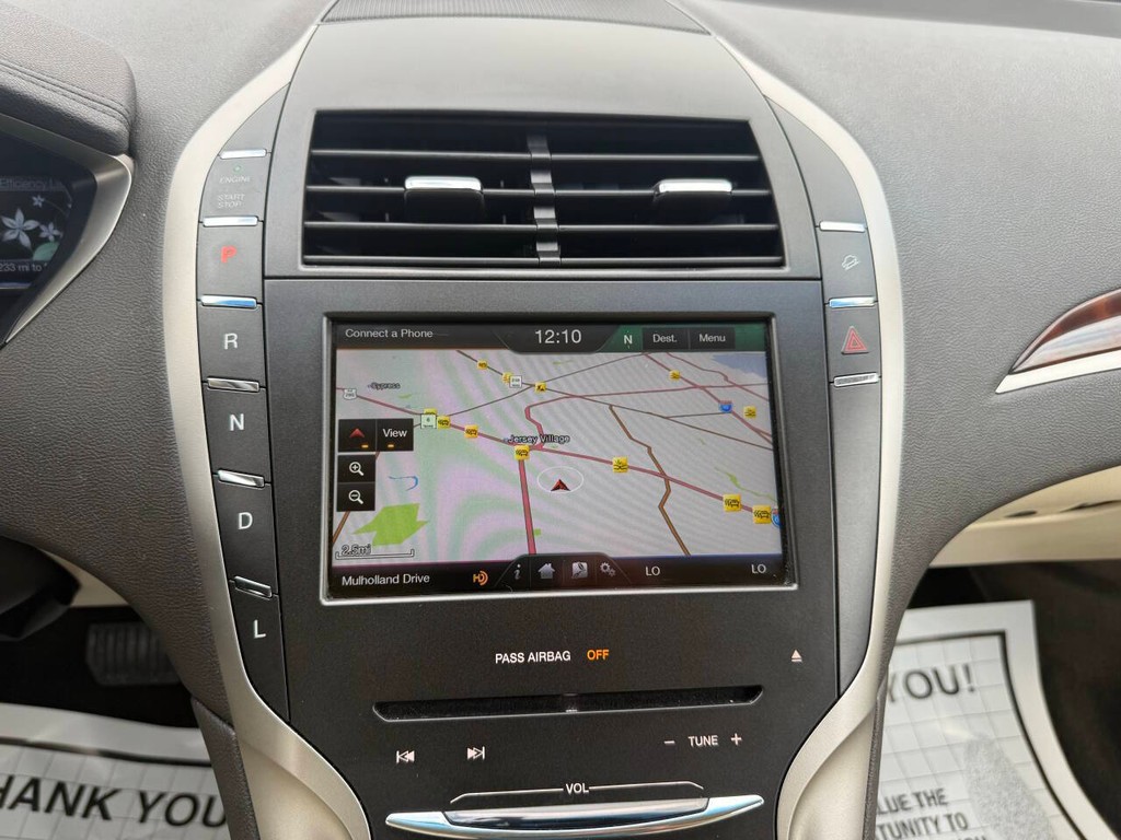 Lincoln MKZ Vehicle Full-screen Gallery Image 27