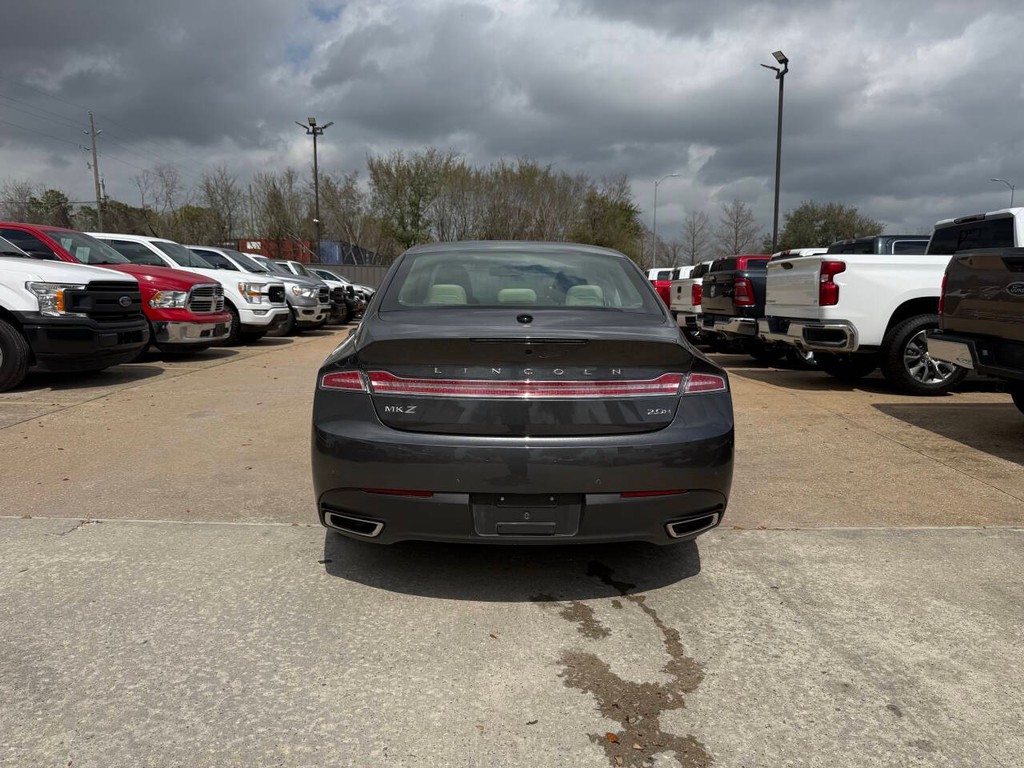 Lincoln MKZ Vehicle Full-screen Gallery Image 36