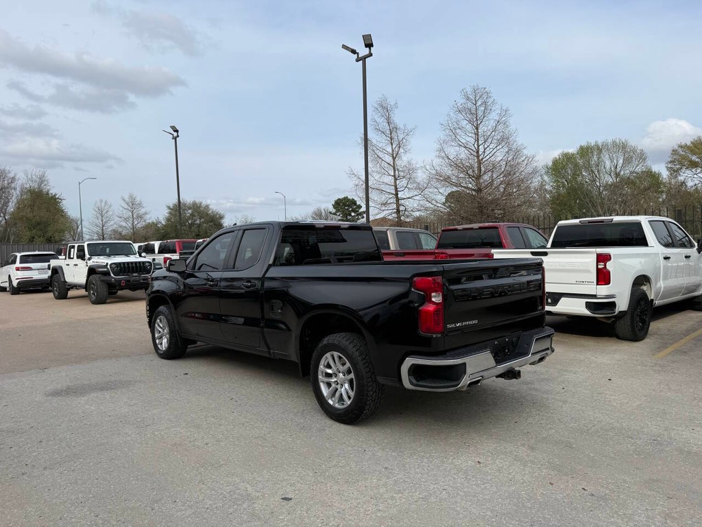 Chevrolet Silverado 1500 Vehicle Full-screen Gallery Image 04