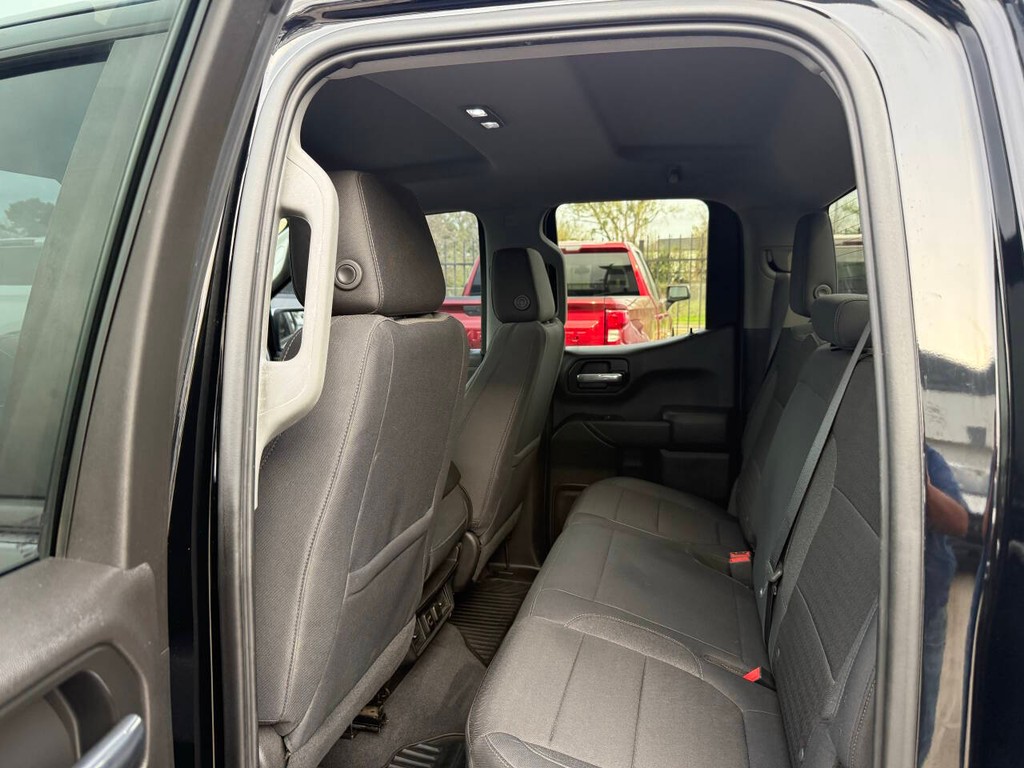 Chevrolet Silverado 1500 Vehicle Full-screen Gallery Image 12