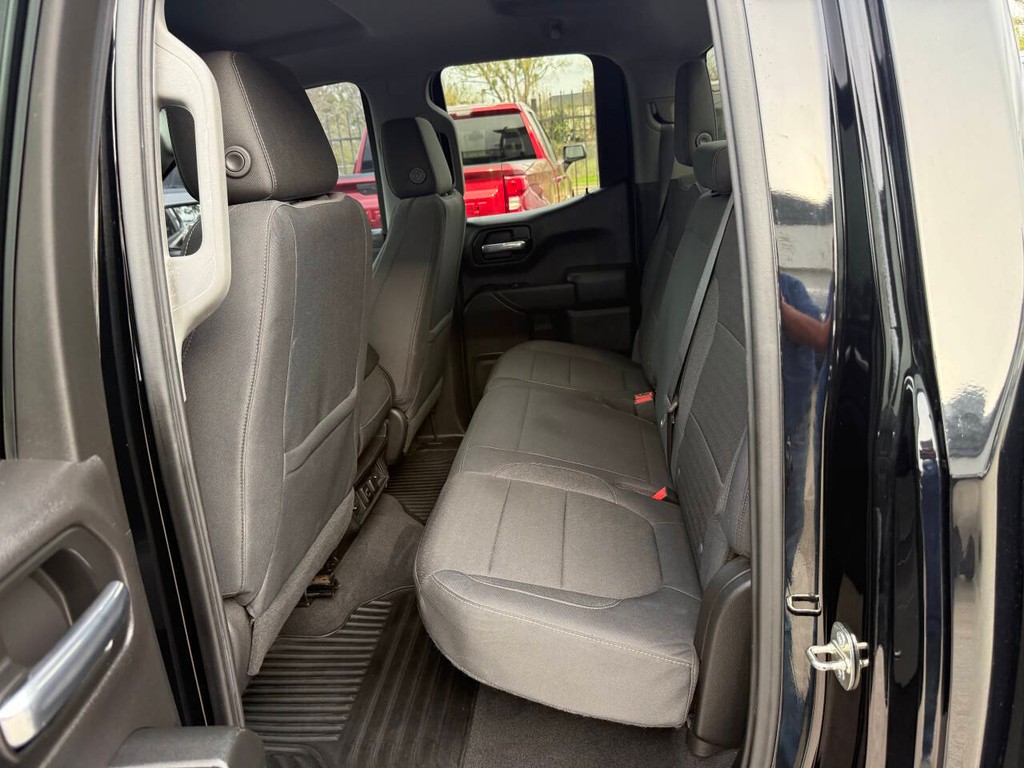 Chevrolet Silverado 1500 Vehicle Full-screen Gallery Image 13