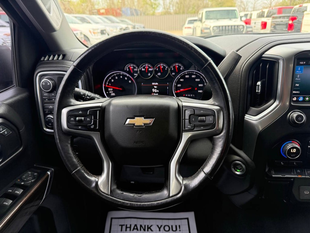 Chevrolet Silverado 1500 Vehicle Full-screen Gallery Image 22