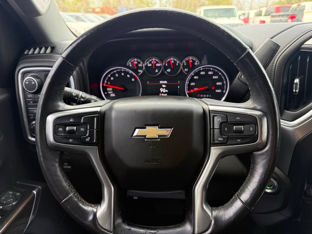 Chevrolet Silverado 1500 Vehicle Full-screen Gallery Image 23