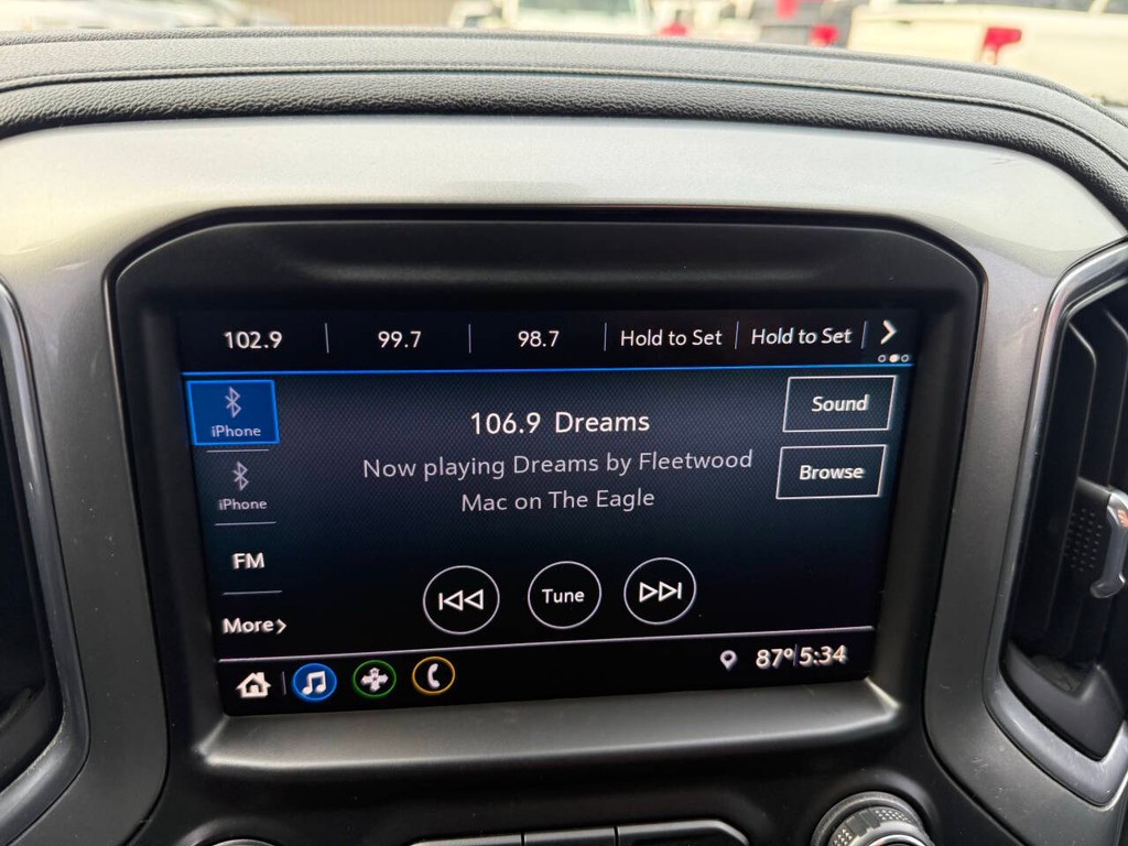 Chevrolet Silverado 1500 Vehicle Full-screen Gallery Image 25