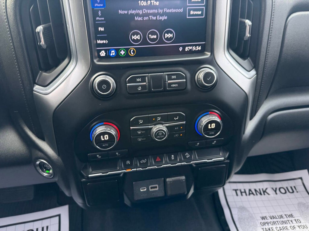 Chevrolet Silverado 1500 Vehicle Full-screen Gallery Image 28