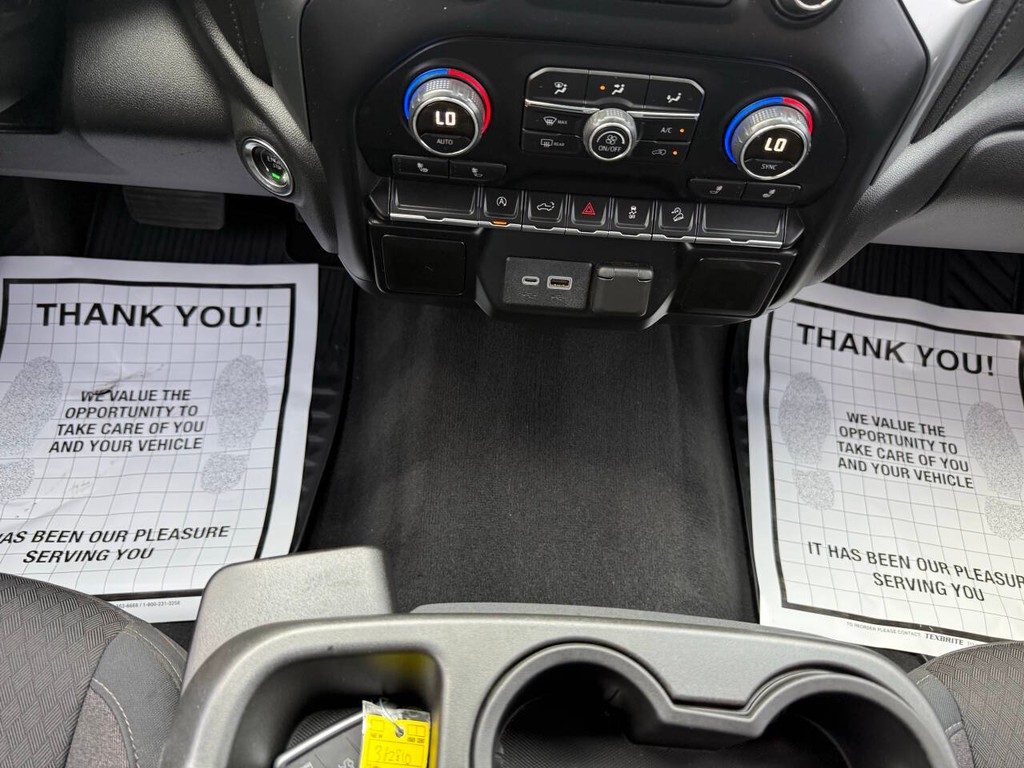 Chevrolet Silverado 1500 Vehicle Full-screen Gallery Image 30