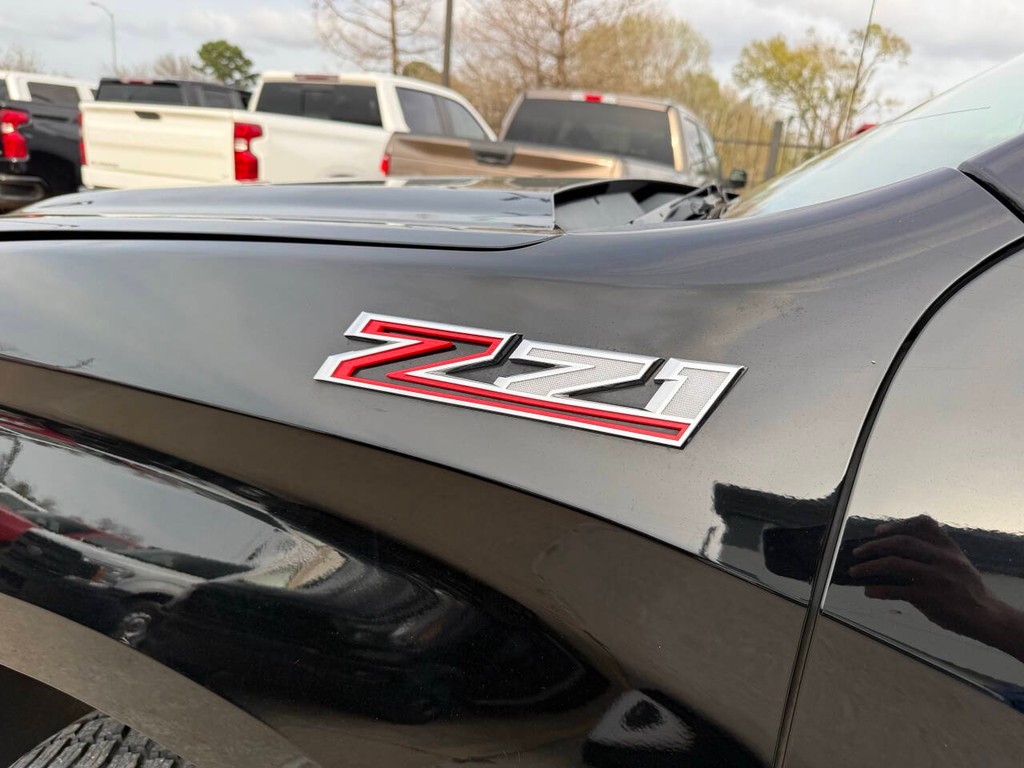 Chevrolet Silverado 1500 Vehicle Full-screen Gallery Image 37