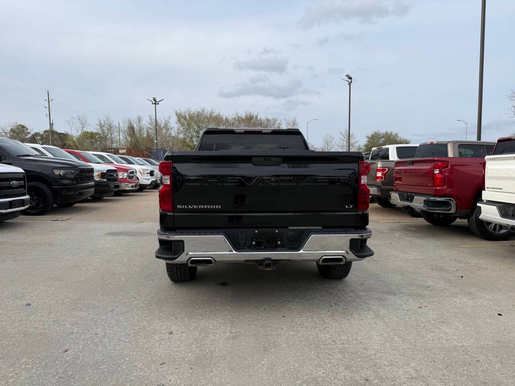 Chevrolet Silverado 1500 Vehicle Full-screen Gallery Image 38