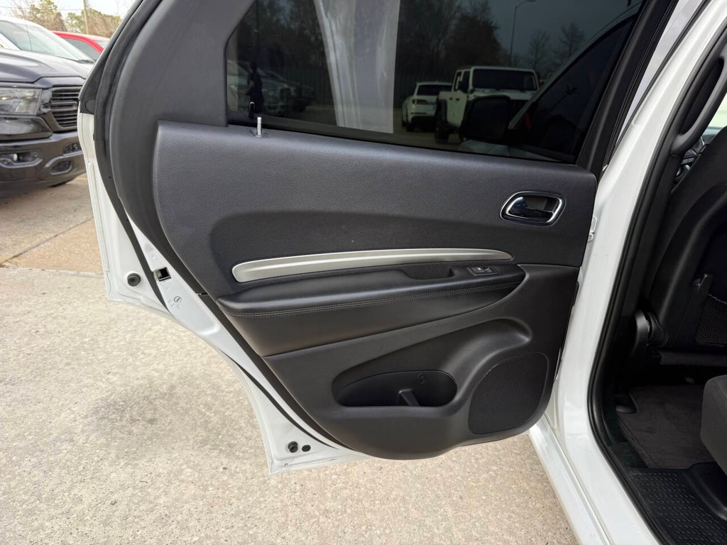 Dodge Durango Vehicle Full-screen Gallery Image 15