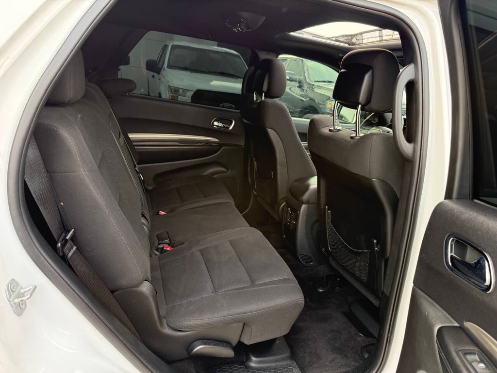 Dodge Durango Vehicle Full-screen Gallery Image 16
