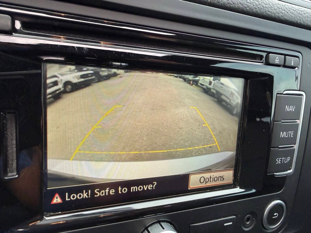 Volkswagen Jetta Sedan Vehicle Full-screen Gallery Image 26