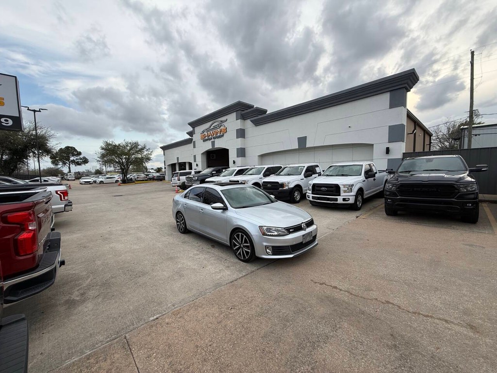 Volkswagen Jetta Sedan Vehicle Full-screen Gallery Image 44