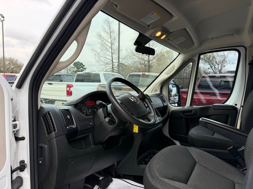 Ram ProMaster Cargo Van Vehicle Full-screen Gallery Image 06