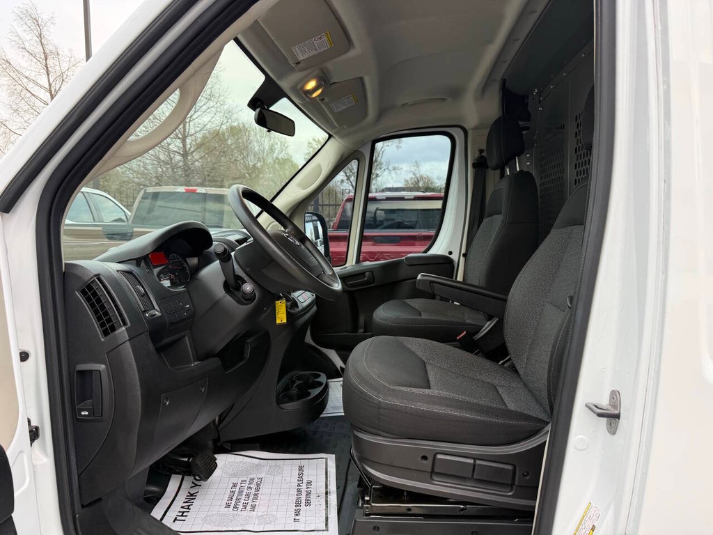 Ram ProMaster Cargo Van Vehicle Full-screen Gallery Image 07