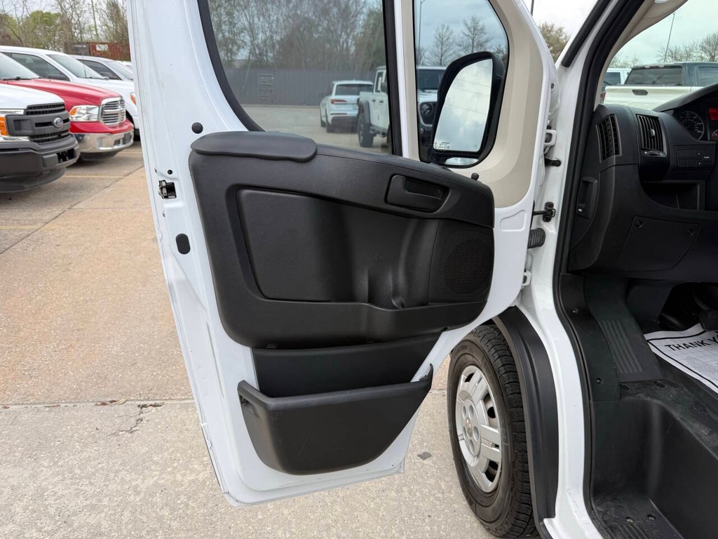 Ram ProMaster Cargo Van Vehicle Full-screen Gallery Image 08