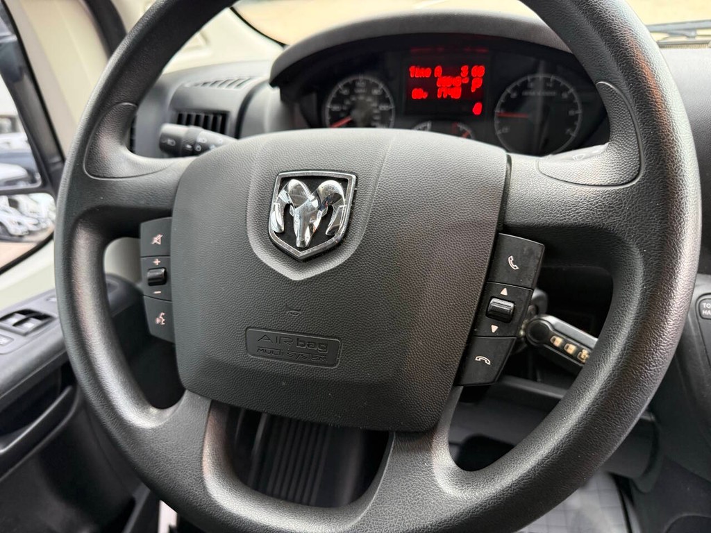 Ram ProMaster Cargo Van Vehicle Full-screen Gallery Image 16