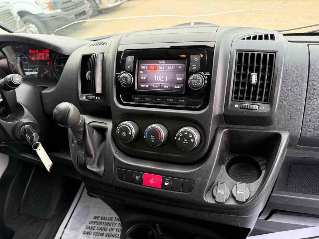 Ram ProMaster Cargo Van Vehicle Full-screen Gallery Image 17