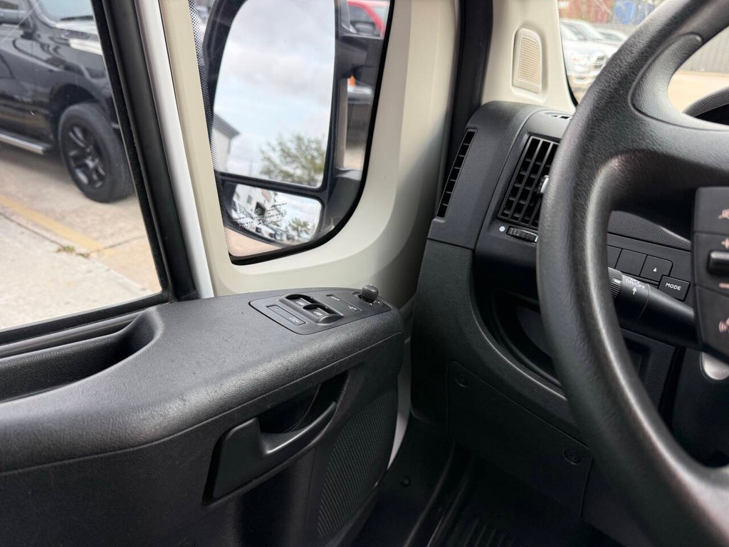 Ram ProMaster Cargo Van Vehicle Full-screen Gallery Image 22