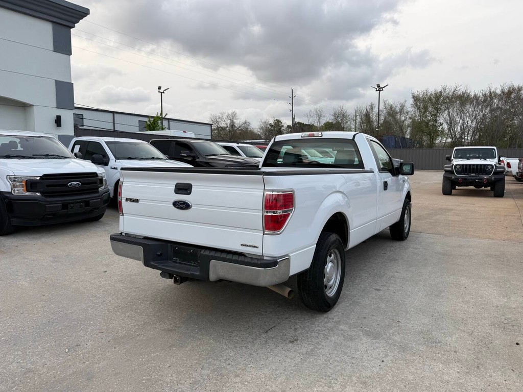 Ford F-150 Vehicle Full-screen Gallery Image 05