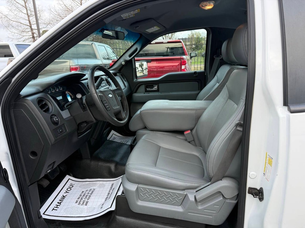 Ford F-150 Vehicle Full-screen Gallery Image 07