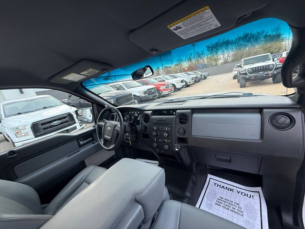 Ford F-150 Vehicle Full-screen Gallery Image 13