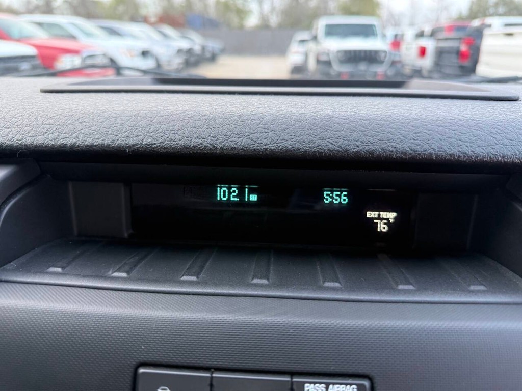 Ford F-150 Vehicle Full-screen Gallery Image 18