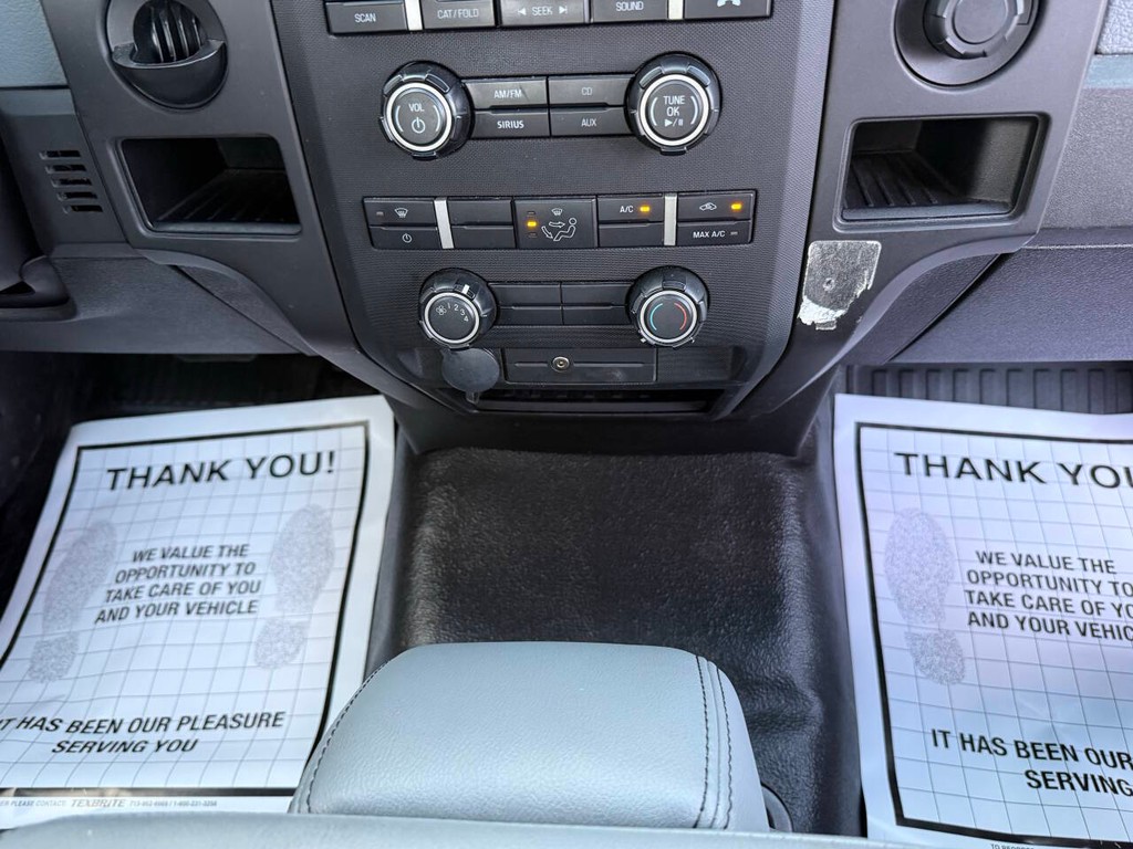 Ford F-150 Vehicle Full-screen Gallery Image 21