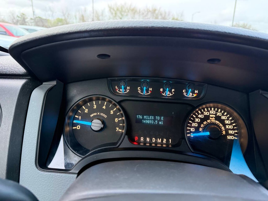 Ford F-150 Vehicle Full-screen Gallery Image 23