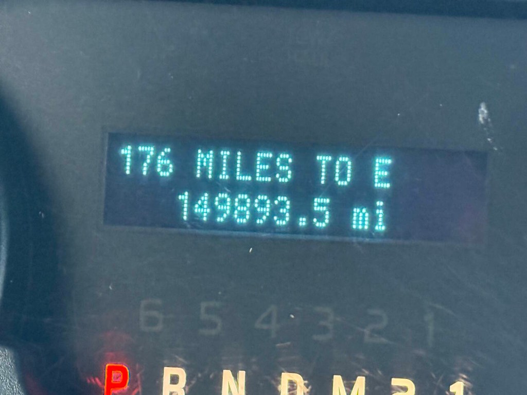 Ford F-150 Vehicle Full-screen Gallery Image 24