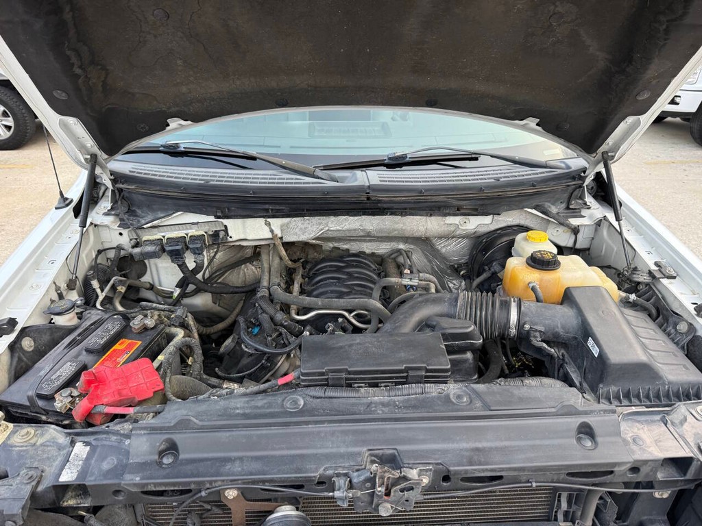 Ford F-150 Vehicle Full-screen Gallery Image 26