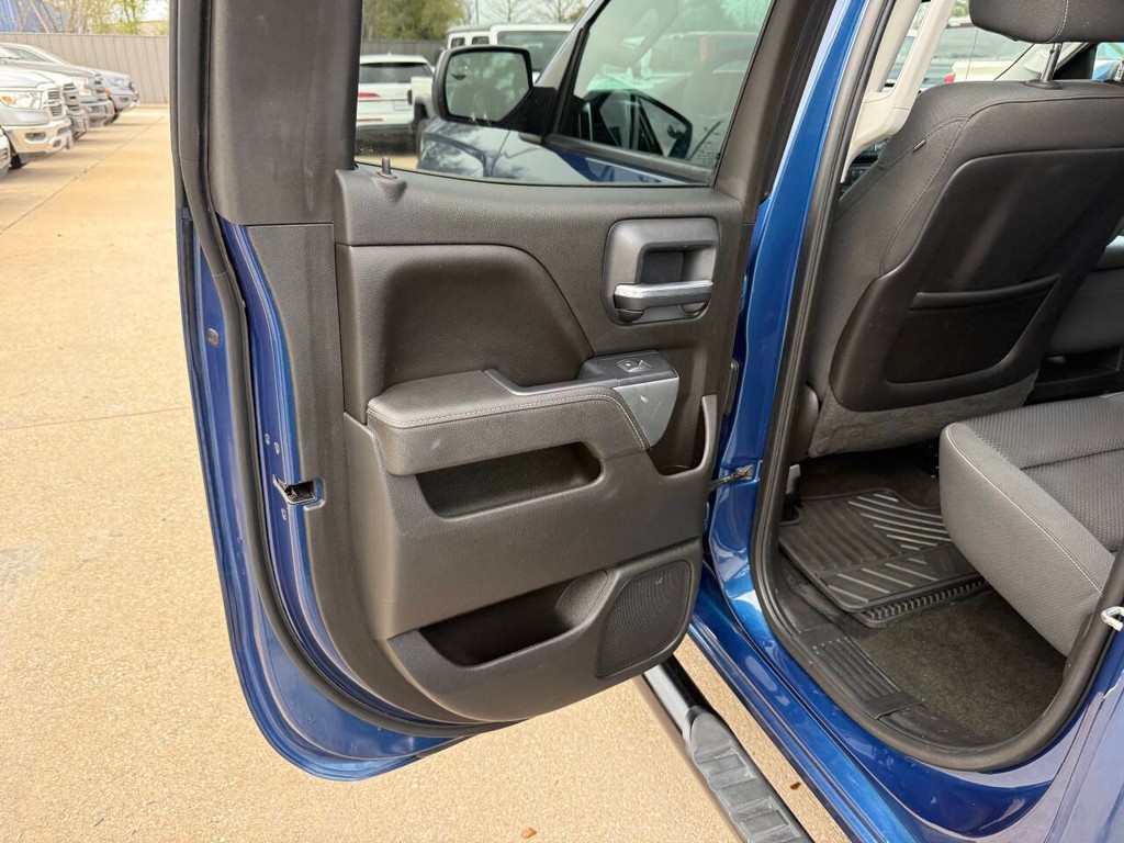 Chevrolet Silverado 1500 Vehicle Full-screen Gallery Image 14