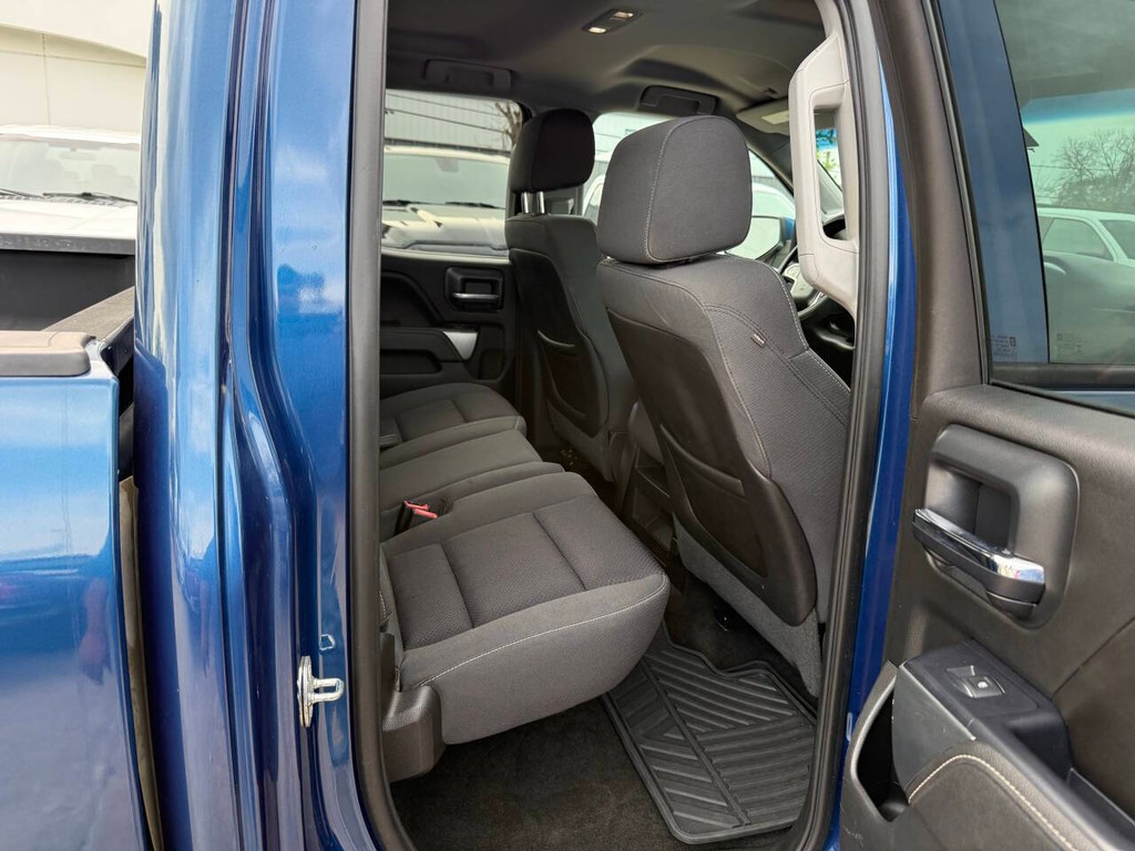 Chevrolet Silverado 1500 Vehicle Full-screen Gallery Image 15