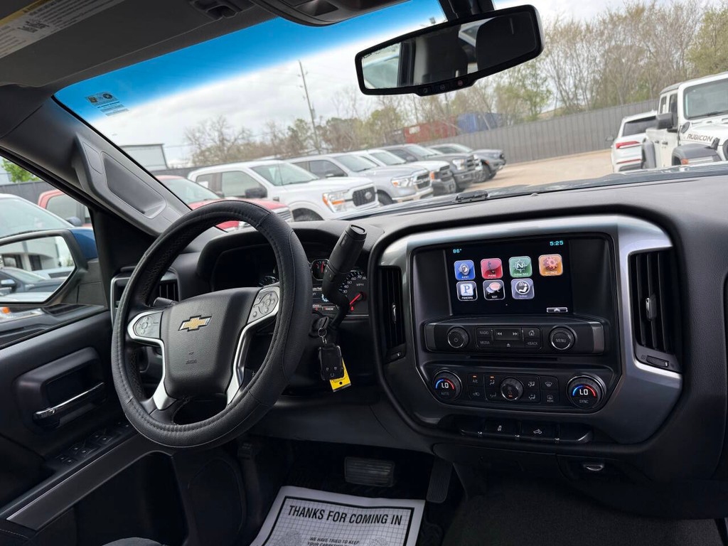 Chevrolet Silverado 1500 Vehicle Full-screen Gallery Image 19