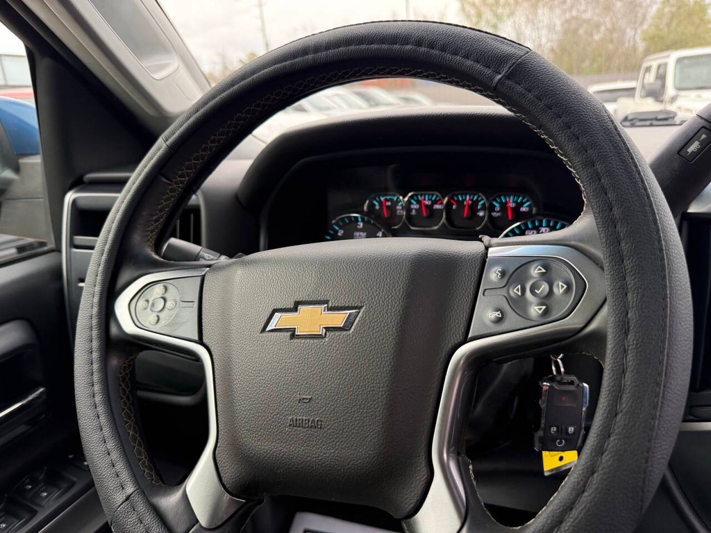 Chevrolet Silverado 1500 Vehicle Full-screen Gallery Image 21